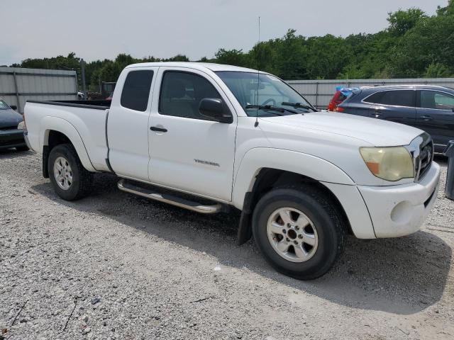 5TETU62N96Z269863 - 2006 TOYOTA TACOMA PRERUNNER ACCESS CAB WHITE photo 4