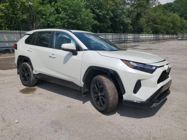 4T3T6RFV2NU099636 - 2022 TOYOTA RAV4 SE WHITE photo 4