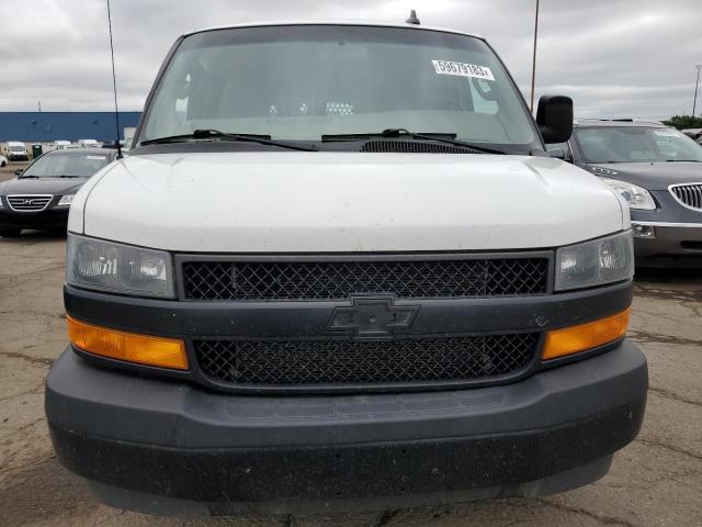 1GCWGBFP0K1142514 - 2019 CHEVROLET EXPRESS G2 WHITE photo 5