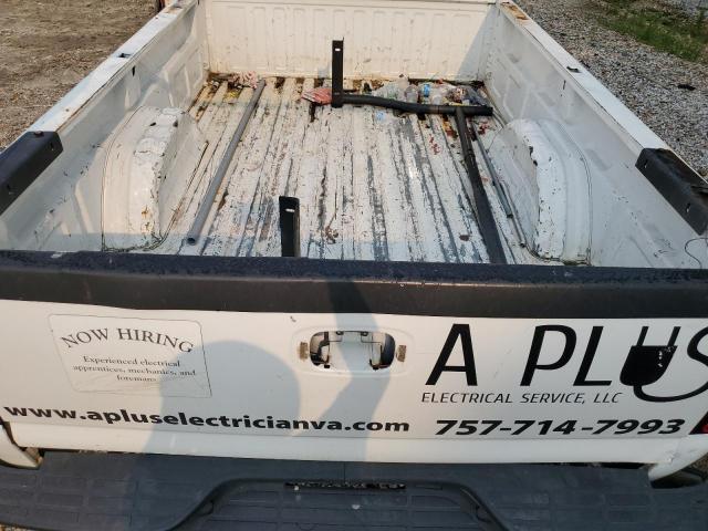 1GCEC14Z47Z156351 - 2007 CHEVROLET SILVERADO C1500 CLASSIC WHITE photo 10