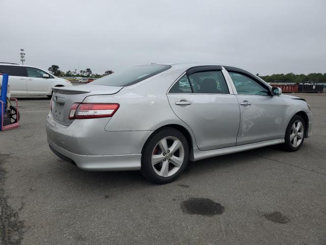 4T1BF3EK7BU209679 - 2011 TOYOTA CAMRY BASE ვერცხლისფერი ფოტო 3