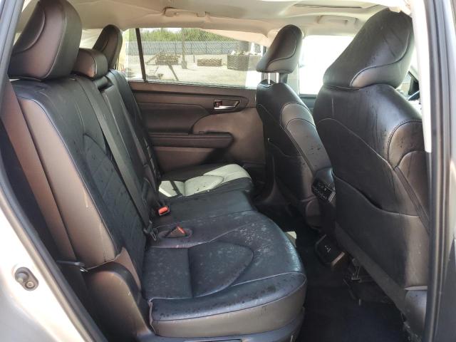 5TDHZRBH9NS213677 - 2022 TOYOTA HIGHLANDER XLE Gümüş foto 11