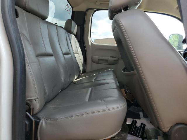 1GC2KVCG4CZ315361 - 2012 CHEVROLET SILVERADO K2500 HEAVY DUTY WHITE photo 10