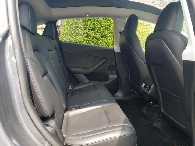 7SAYGDEE4NA016947 - 2022 TESLA MODEL Y GRAY photo 11