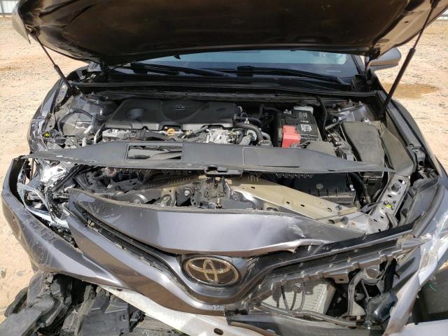 4T1B11HK1JU007532 - 2018 TOYOTA CAMRY L GRAY photo 11