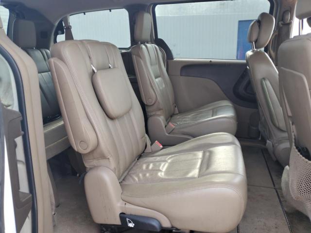 2A4RR8DG8BR760120 - 2011 CHRYSLER TOWN & COU TOURING L WHITE photo 11