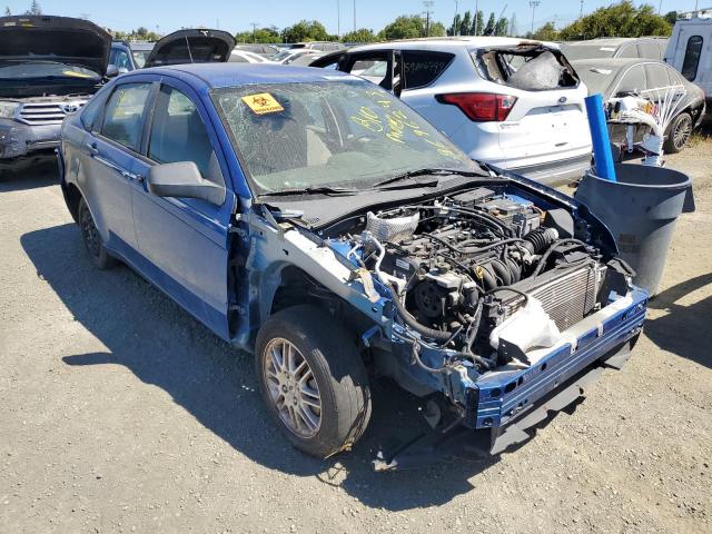 1FAHP3FN3AW282187 - 2010 FORD FOCUS SE BLUE photo 4