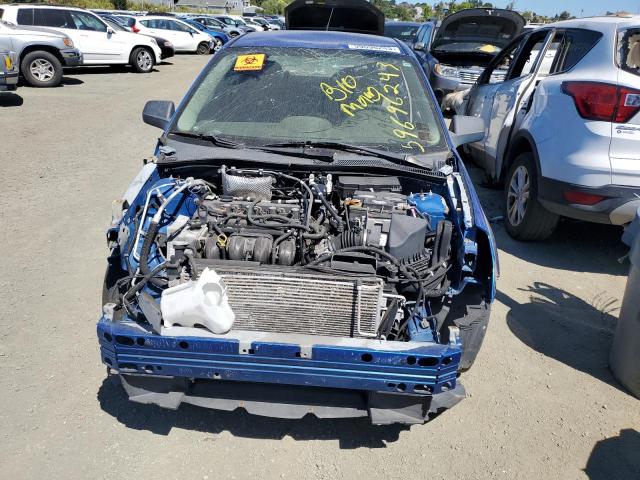 1FAHP3FN3AW282187 - 2010 FORD FOCUS SE BLUE photo 5