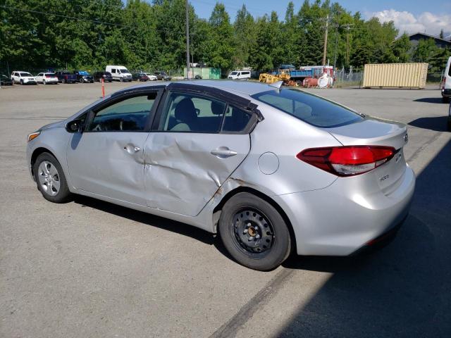 3KPFK4A75JE223862 - 2018 KIA FORTE LX SILVER photo 2