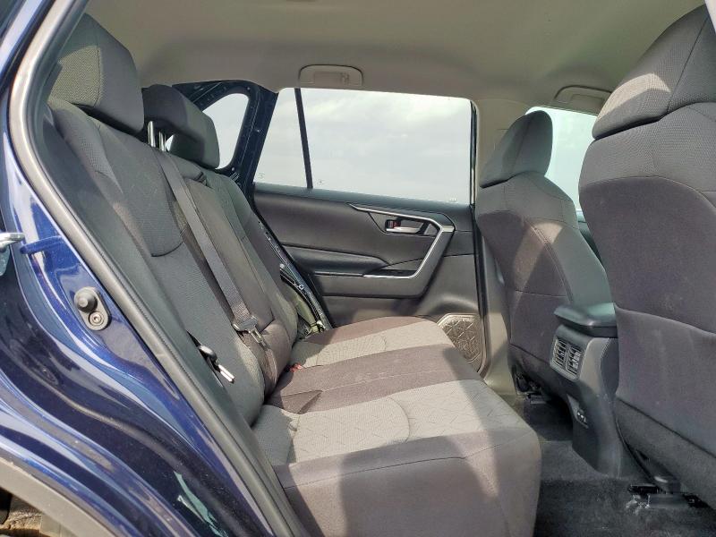 2T3W1RFV9RW302474 - 2024 TOYOTA RAV4 XLE BLUE photo 11