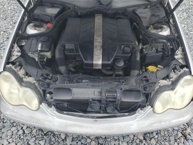 WDBRF64J33E011432 - 2003 MERCEDES-BENZ C 320 银色 照片 11