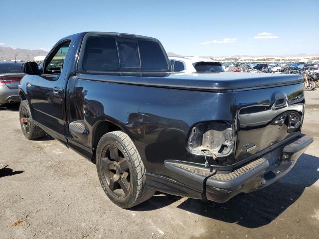 2FTZF07332CA81075 - 2002 FORD F150 SVT LIGHTNING BLACK photo 2