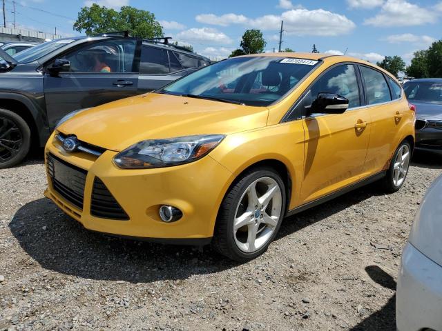 1FAHP3N29CL221504 - 2012 FORD FOCUS TITANIUM YELLOW photo 1