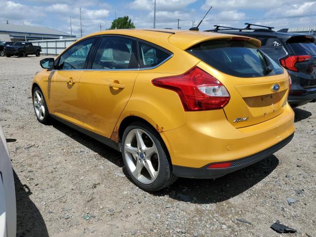 1FAHP3N29CL221504 - 2012 FORD FOCUS TITANIUM YELLOW photo 2