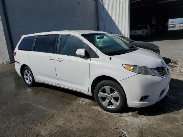 5TDKA3DC6CS014224 - 2012 TOYOTA SIENNA BASE WHITE photo 4