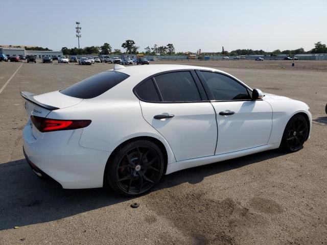 ZARFAMANXK7598588 - 2019 ALFA ROMEO GIULIA WHITE photo 3