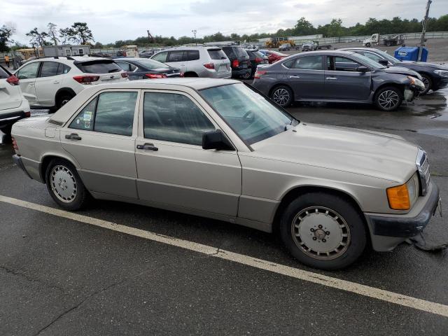 WDBDA29D6KF635285 - 1989 MERCEDES-BENZ 190 E 2.6 BEIGE photo 4