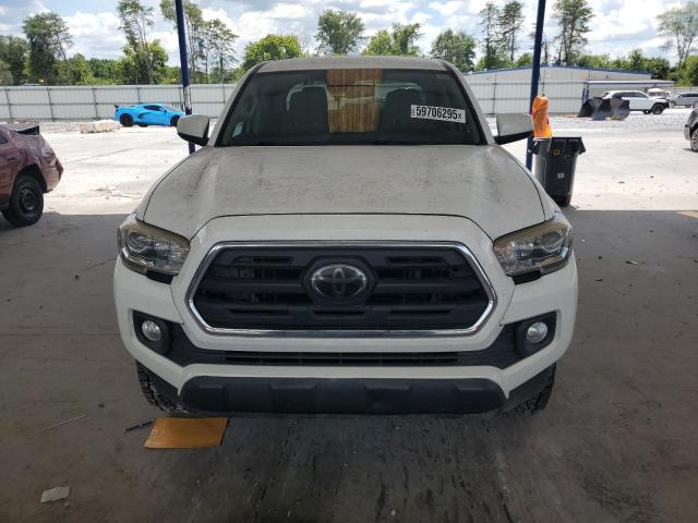 3TMDZ5BN2JM051186 - 2018 TOYOTA TACOMA DOUBLE CAB Biały zdjęcie 5