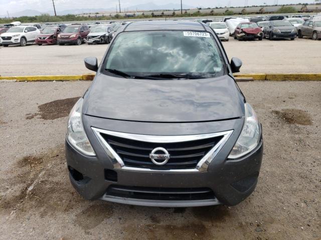 3N1CN7AP4HL883086 - 2017 NISSAN VERSA S GRAY photo 5