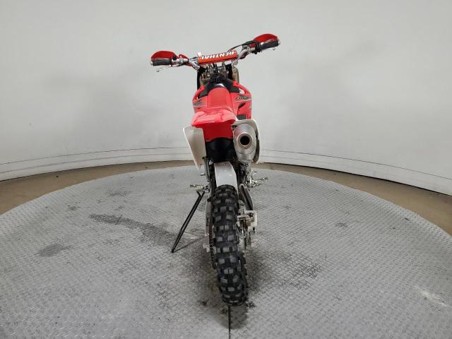 JH2KE03319K200555 - 2009 HONDA CRF150 R RED photo 4