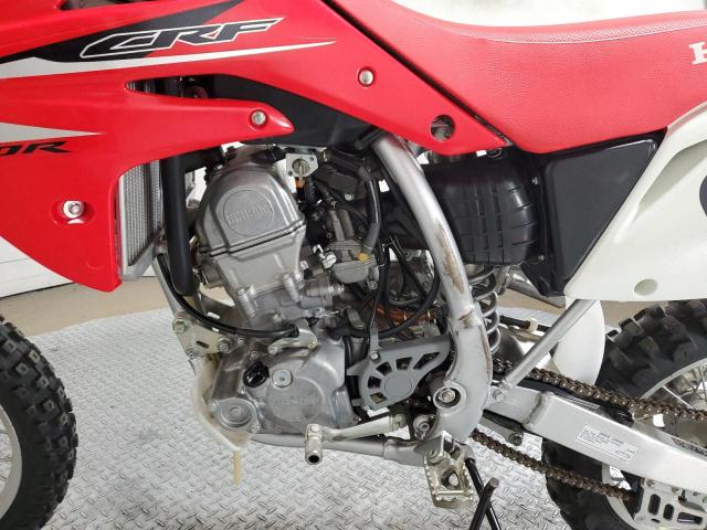 JH2KE03319K200555 - 2009 HONDA CRF150 R RED photo 6