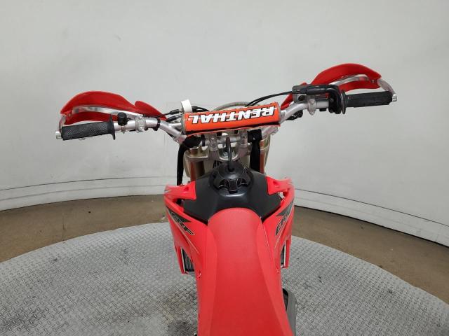 JH2KE03319K200555 - 2009 HONDA CRF150 R RED photo 7