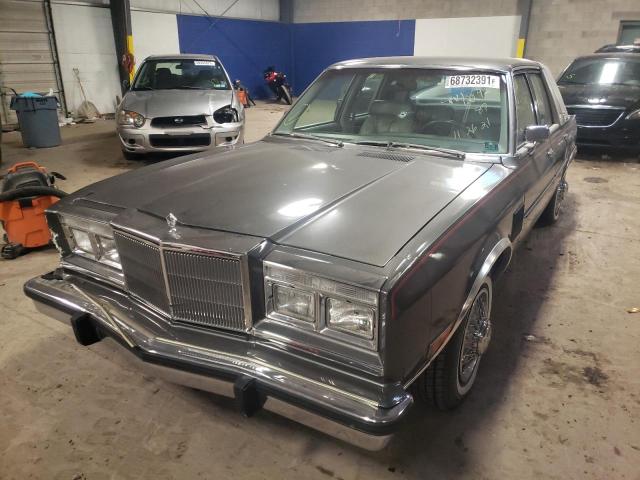 2C3BF66P0DR120895 - 1983 CHRYSLER NEW YORKER FIFTH AVENUE GRAY photo 2