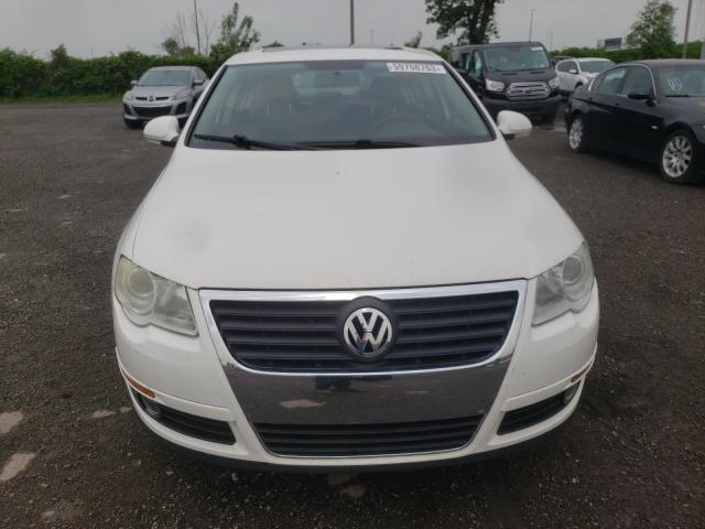 WVWAK9AN4AE123642 - 2010 VOLKSWAGEN PASSAT 2.0T WHITE photo 5