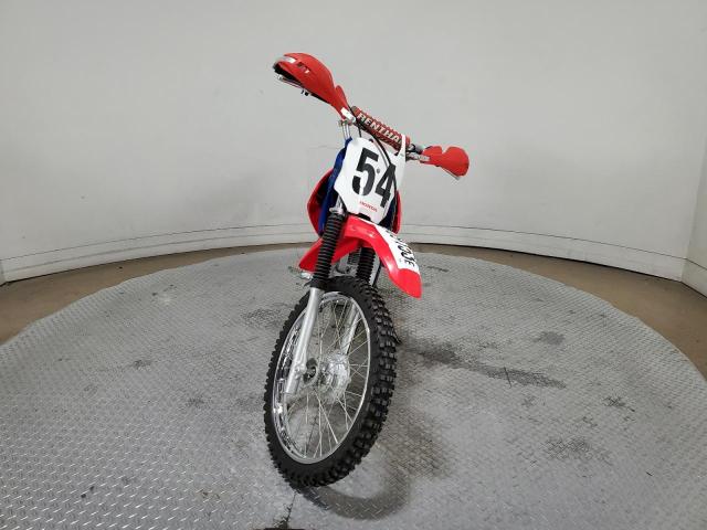 JH2HE03079K800240 - 2009 HONDA CRF100 F RED photo 2