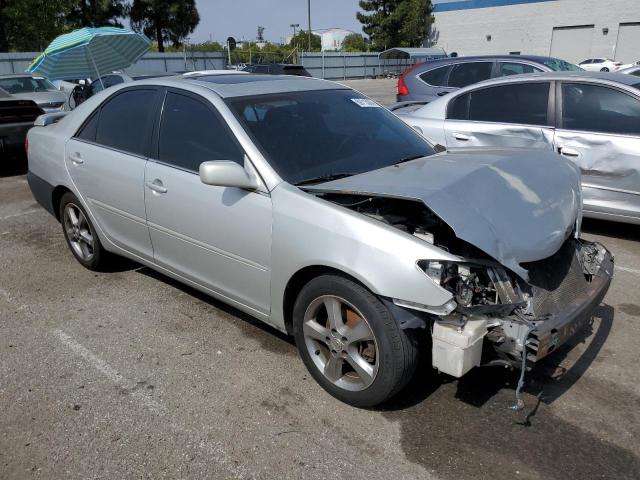 4T1BA32K15U063092 - 2005 TOYOTA CAMRY SE SILVER photo 4