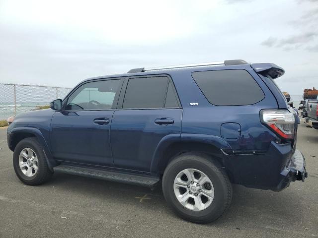 JTEMU5JR0N5972591 - 2022 TOYOTA 4RUNNER SR5/SR5 PREMIUM Blau Foto 2
