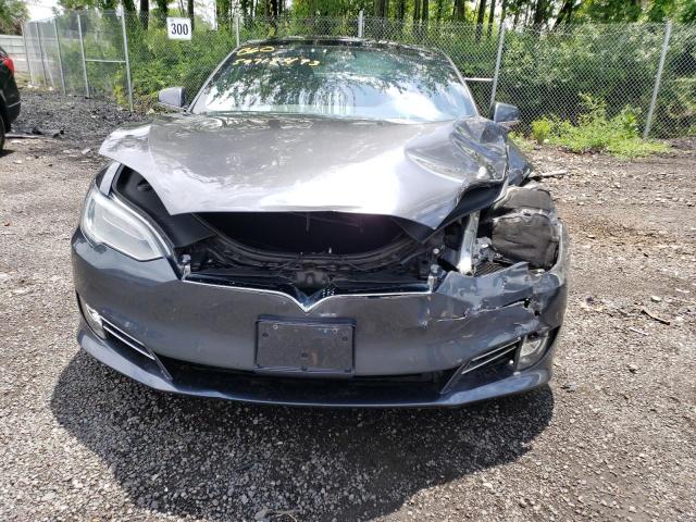 5YJSA1E24JF237244 - 2018 TESLA MODEL S Մոխրագույն լուսանկար 5