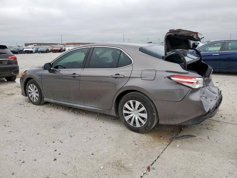 4T1B11HK5JU084498 - 2018 TOYOTA CAMRY L Szary zdjęcie 2