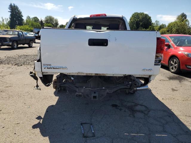 5TFDY5F19DX286967 - 2013 TOYOTA TUNDRA CREWMAX SR5 WHITE photo 6