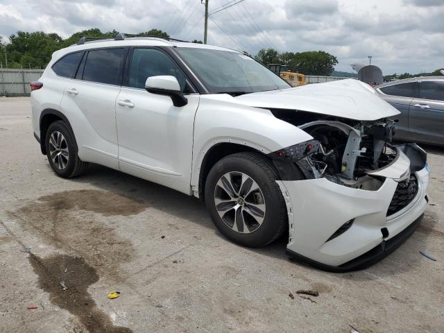 5TDGZRAH8NS098051 - 2022 TOYOTA HIGHLANDER XLE WHITE photo 4