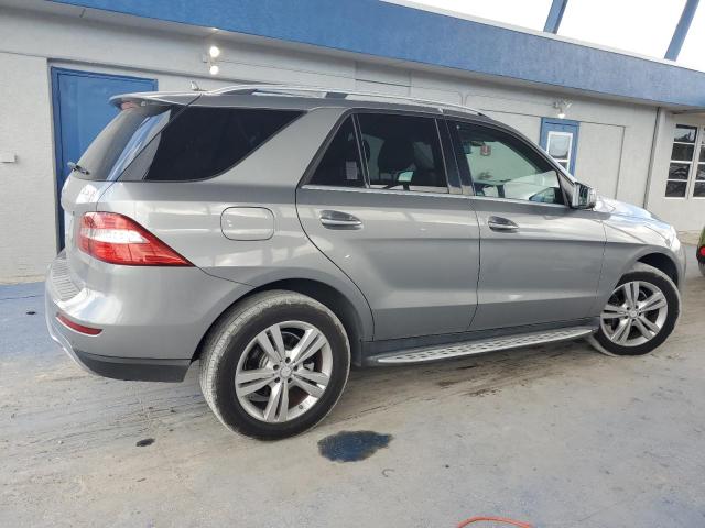 4JGDA5HB9EA374539 - 2014 MERCEDES-BENZ ML 350 4MATIC SILVER photo 3