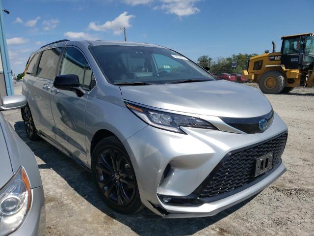 5TDDRKEC6MS018057 - 2021 TOYOTA SIENNA XSE SILVER photo 1