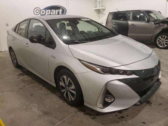 JTDKARFP2J3097684 - 2018 TOYOTA PRIUS PRIM SILVER photo 4