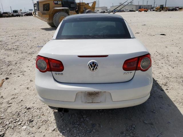 WVWDA71F27V045268 - 2007 VOLKSWAGEN EOS 2.0T SPORT WHITE photo 6