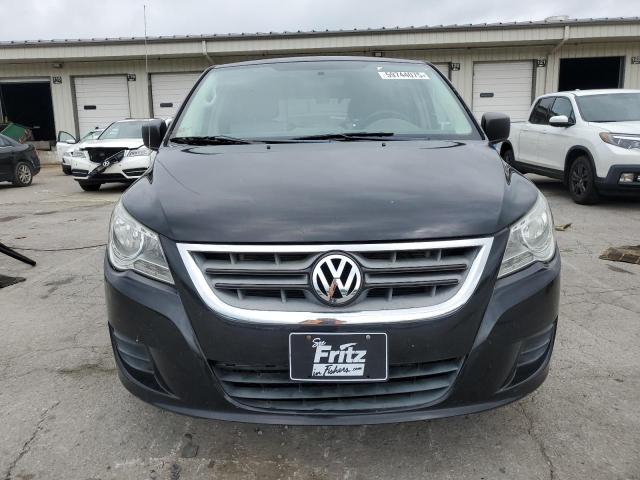 2V4RW4DG2BR670703 - 2011 VOLKSWAGEN ROUTAN S BLACK photo 5