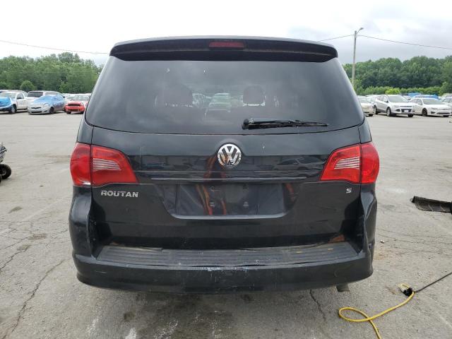 2V4RW4DG2BR670703 - 2011 VOLKSWAGEN ROUTAN S BLACK photo 6