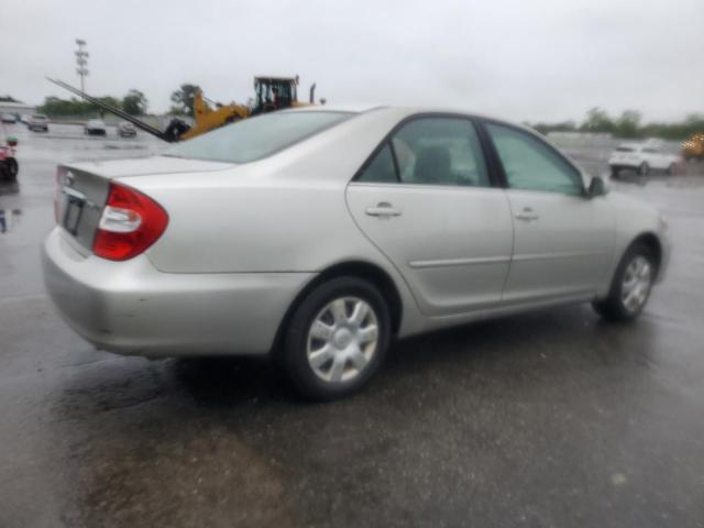 4T1BE32K44U289629 - 2004 TOYOTA CAMRY LE SILVER photo 3