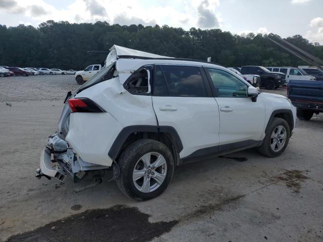 2T3W1RFV3MC110655 - 2021 TOYOTA RAV4 XLE WHITE photo 3