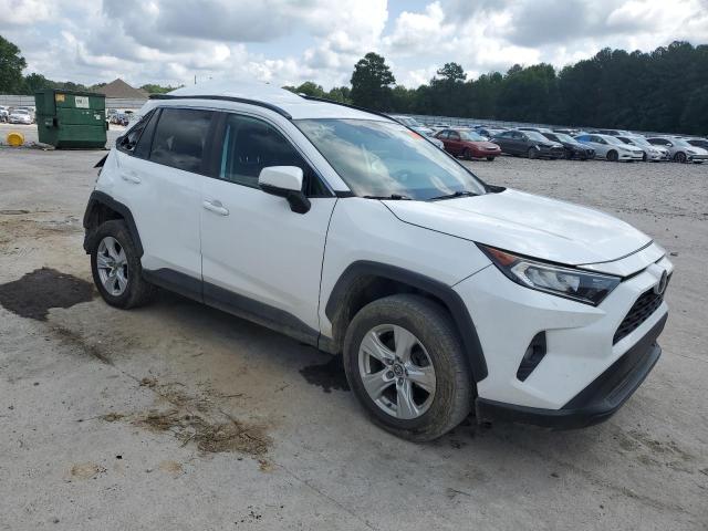 2T3W1RFV3MC110655 - 2021 TOYOTA RAV4 XLE WHITE photo 4