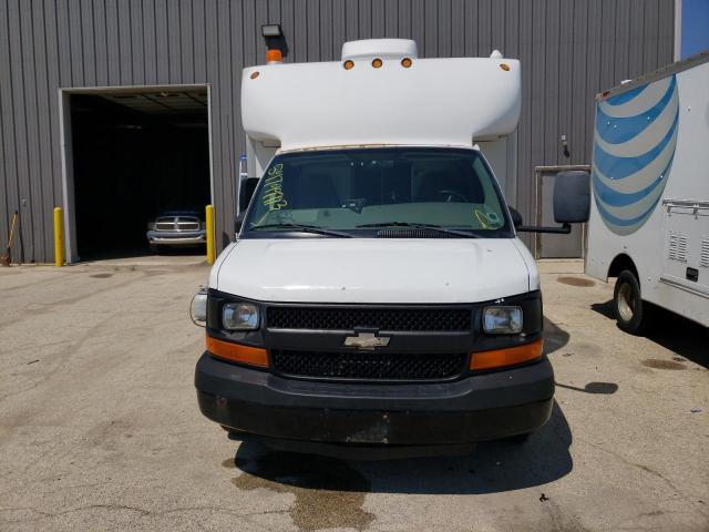 1GBJG31U471206370 - 2007 CHEVROLET G3100 白色 照片 5