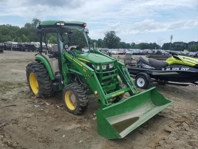 2022 JOHN DEERE 4044R, null