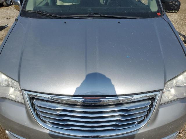 2C4RC1CG1DR625564 - 2013 CHRYSLER TOWN & COU TOURING L SILVER photo 12