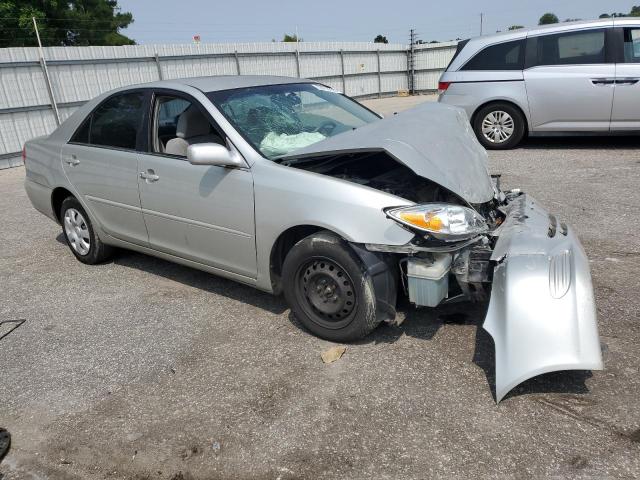 4T1BE32K92U505665 - 2002 TOYOTA CAMRY LE SILVER photo 4