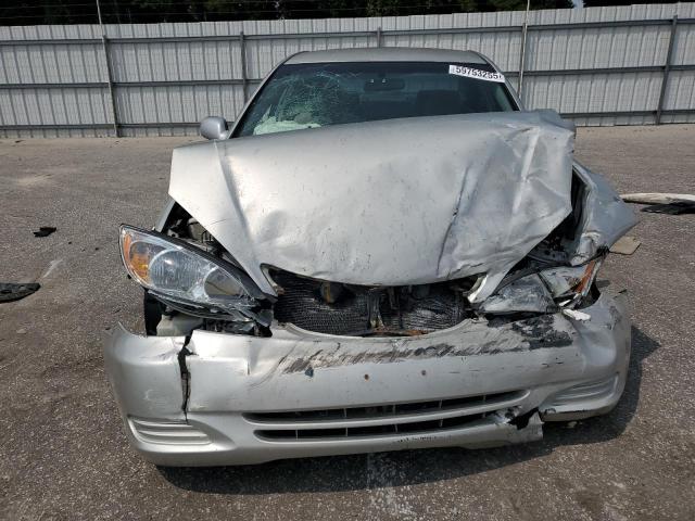 4T1BE32K92U505665 - 2002 TOYOTA CAMRY LE SILVER photo 5