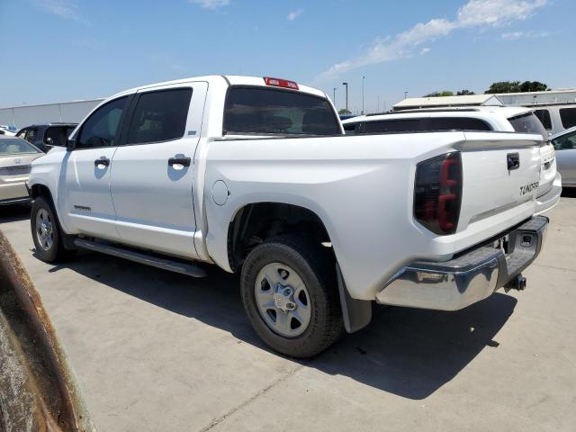 5TFEM5F18GX107077 - 2016 TOYOTA TUNDRA CREWMAX SR5 WHITE photo 2